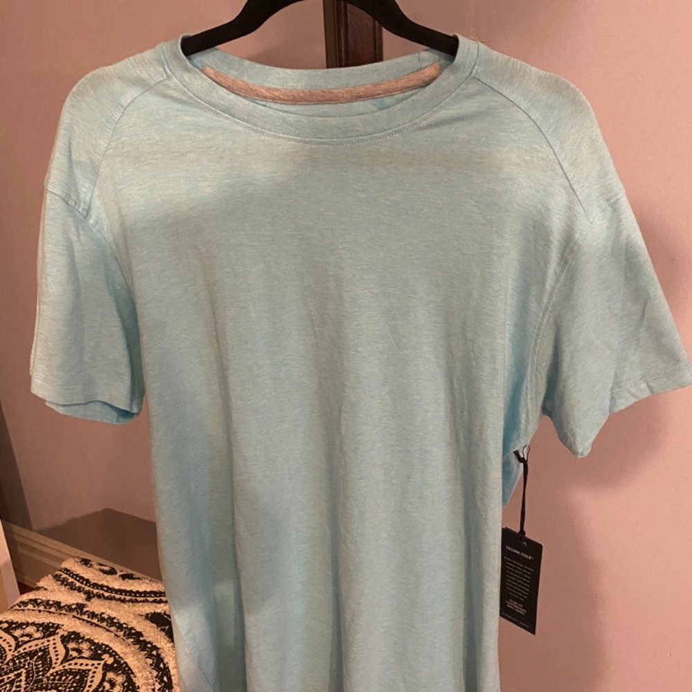Kenneth Cole  T shirt